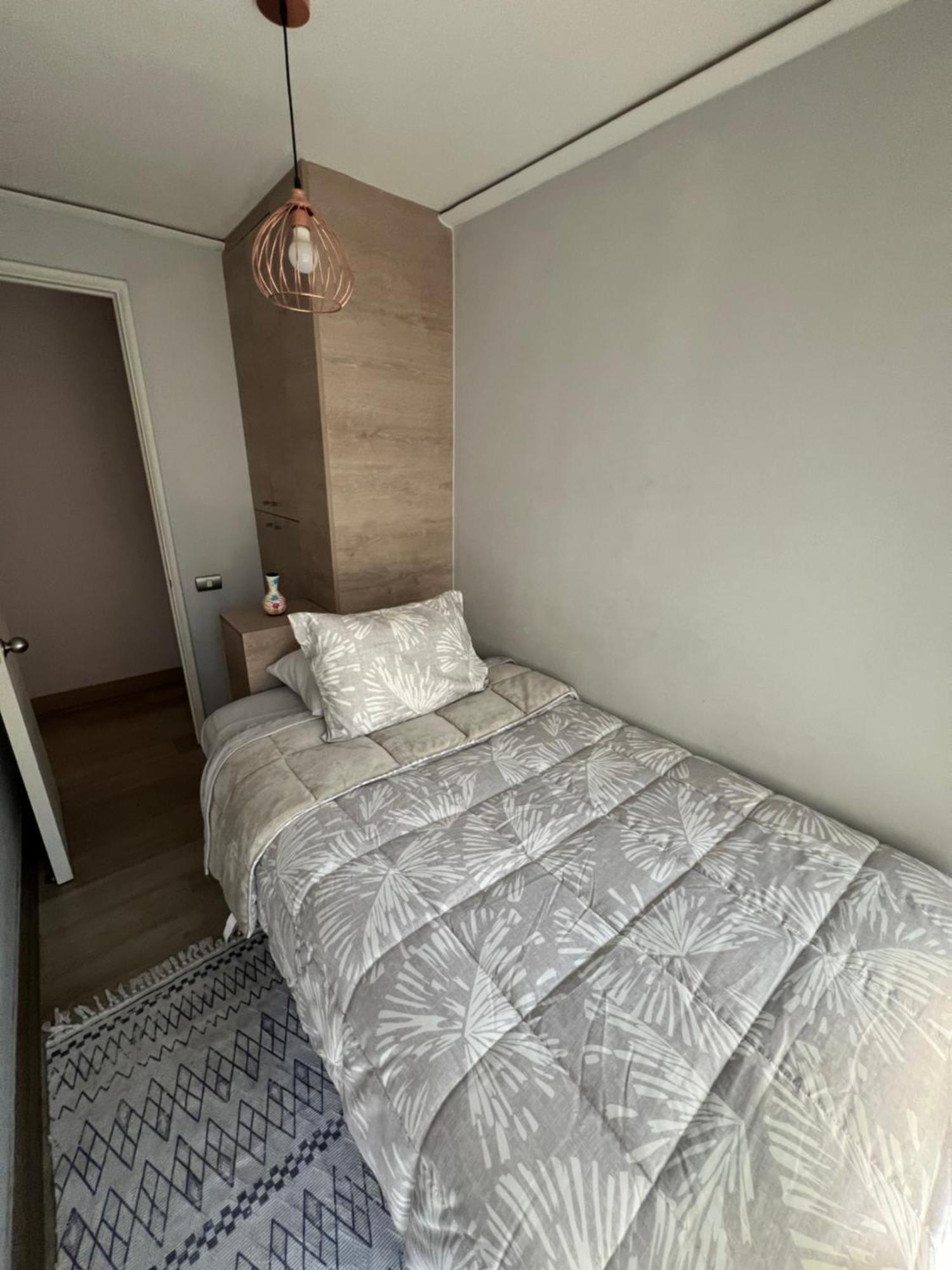 Hospedagem domiciliar Habitacion Con Bano Privado En Departamento Compartido Santiago
